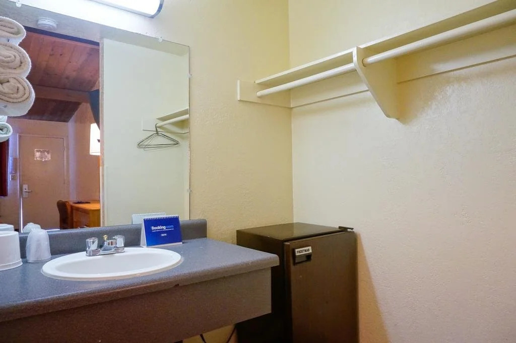 E-Z 8 Motel San Jose 1