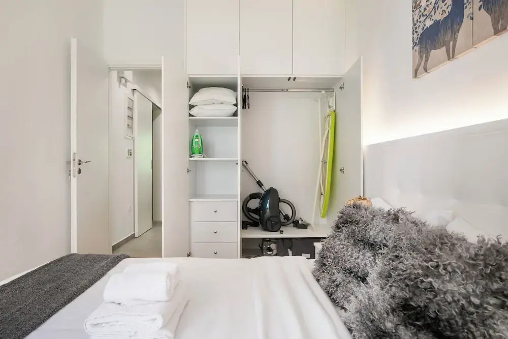 Mellow 2-Bedroom Apartment in Athens