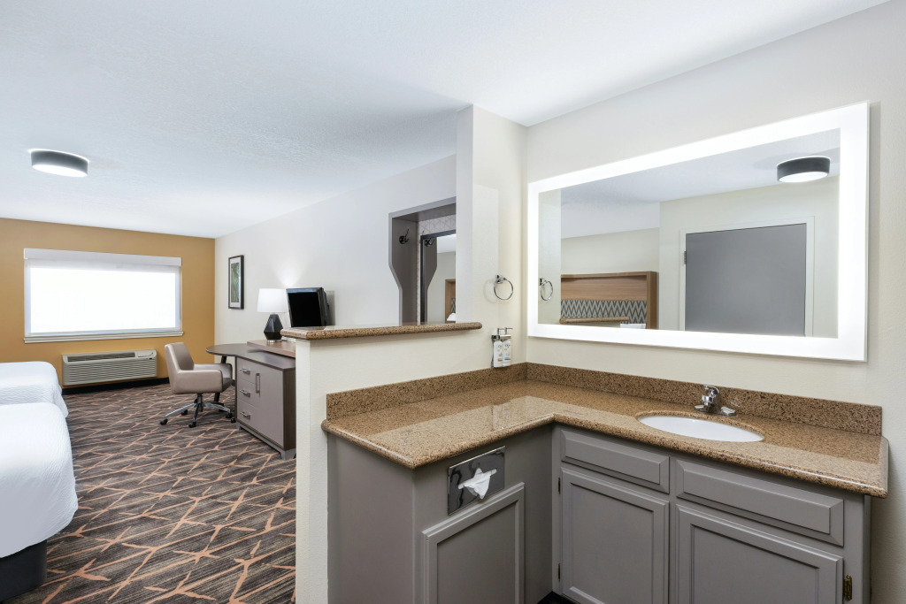 Holiday Inn Redding by IHG