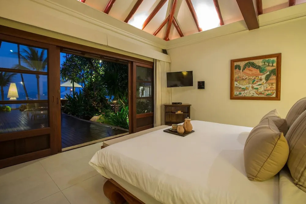 Ban Haad Sai - Beachfront Private Villa