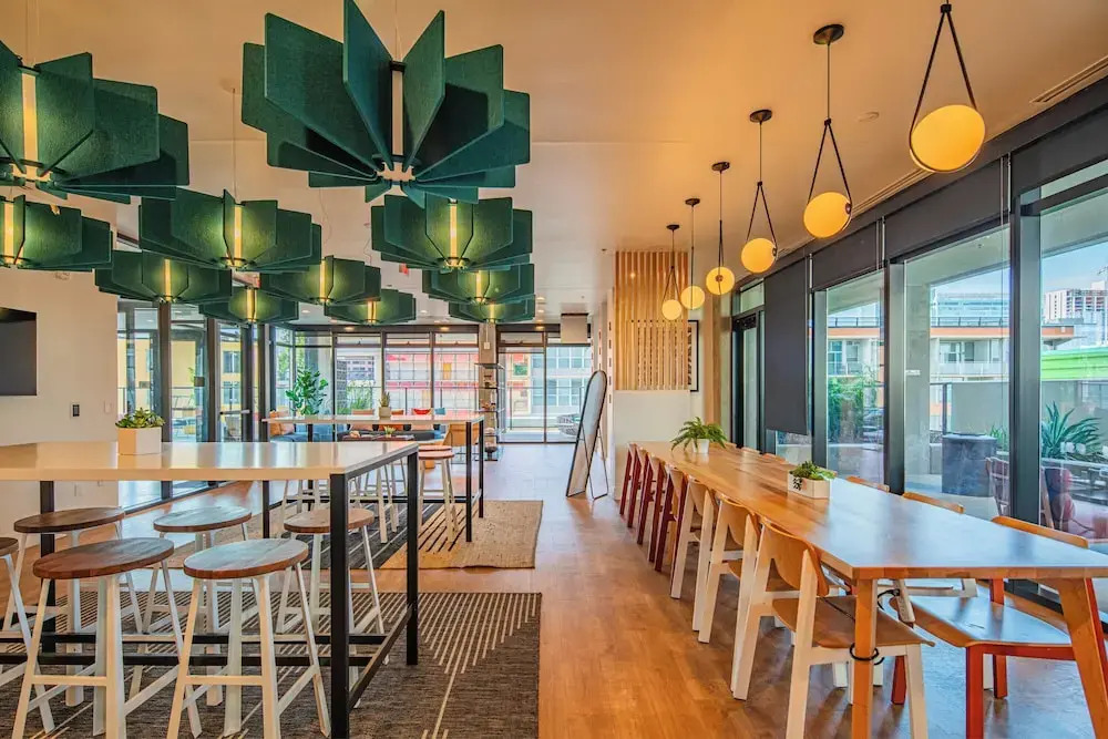 ROVE LIVING/KB - Joy on 4th