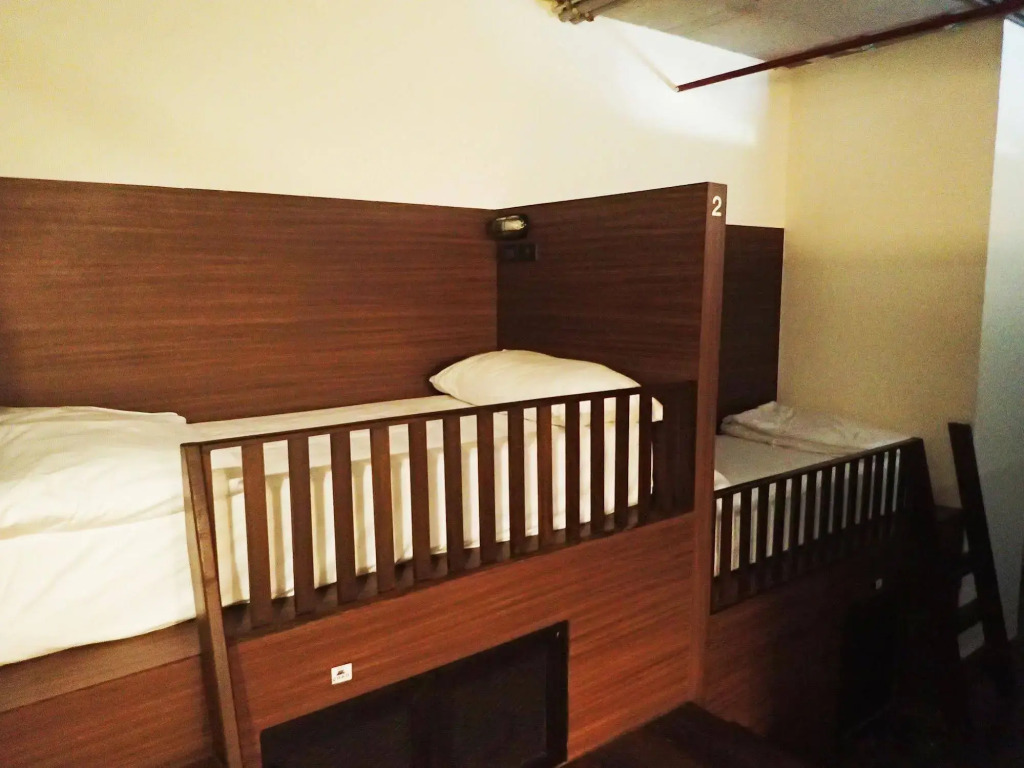Chao Hostel