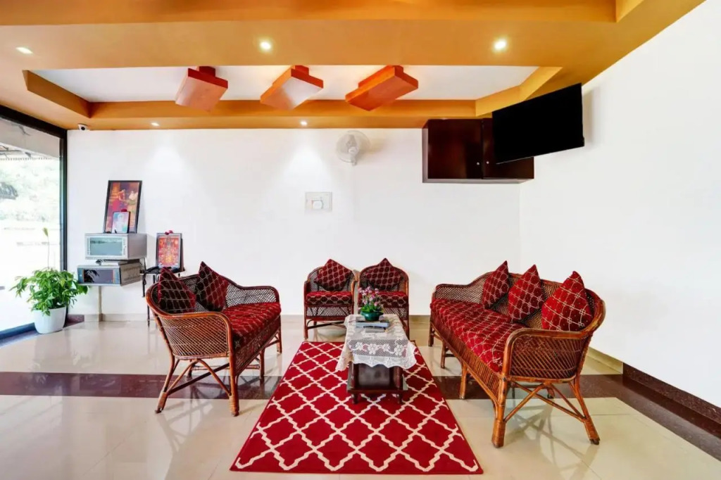 OYO Flagship 75052 Kuku Residency