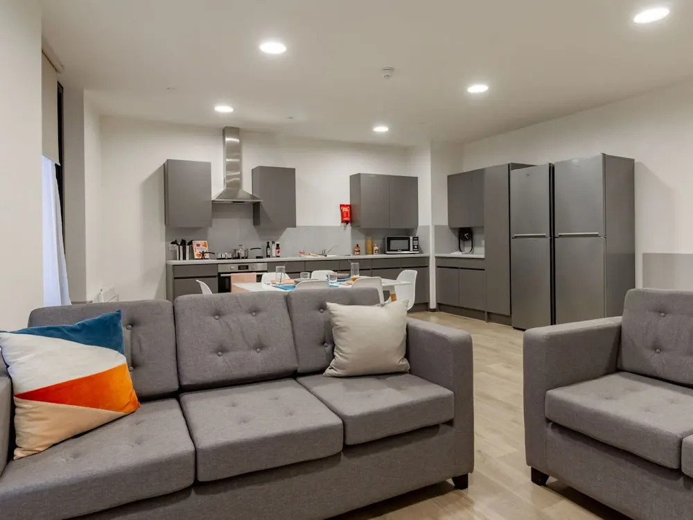 Modern Rooms in LEICESTER SK - Hostel