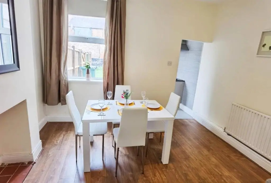 Kenrick Street Great house available for guests and contractors Parking and Wifi