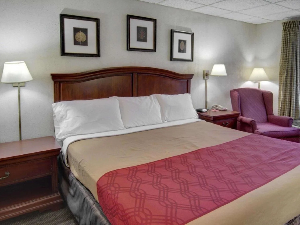 Econo Lodge Conference Center