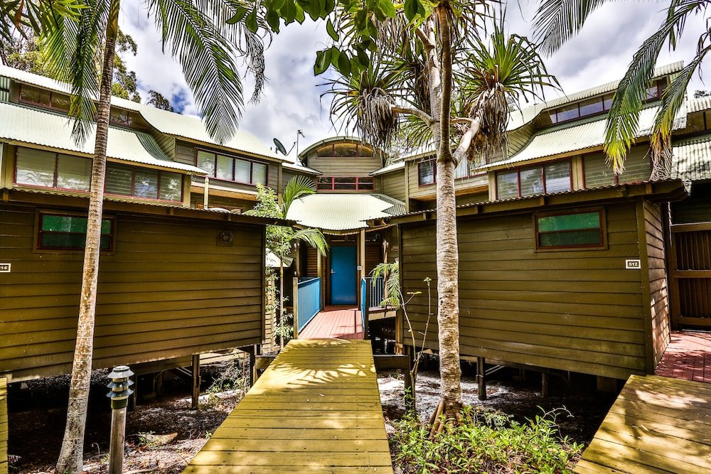 Отель Mercure Kingfisher Bay Rst Fraser Island, Еррауин - бронирование чере...
