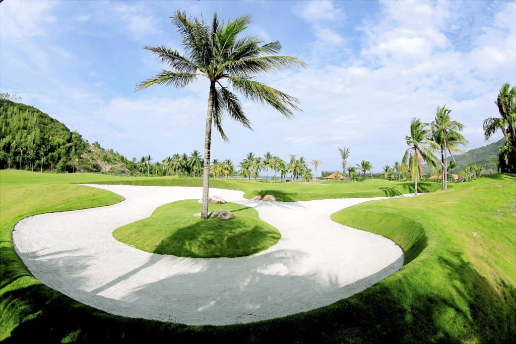 Diamond Bay Golf and Villas