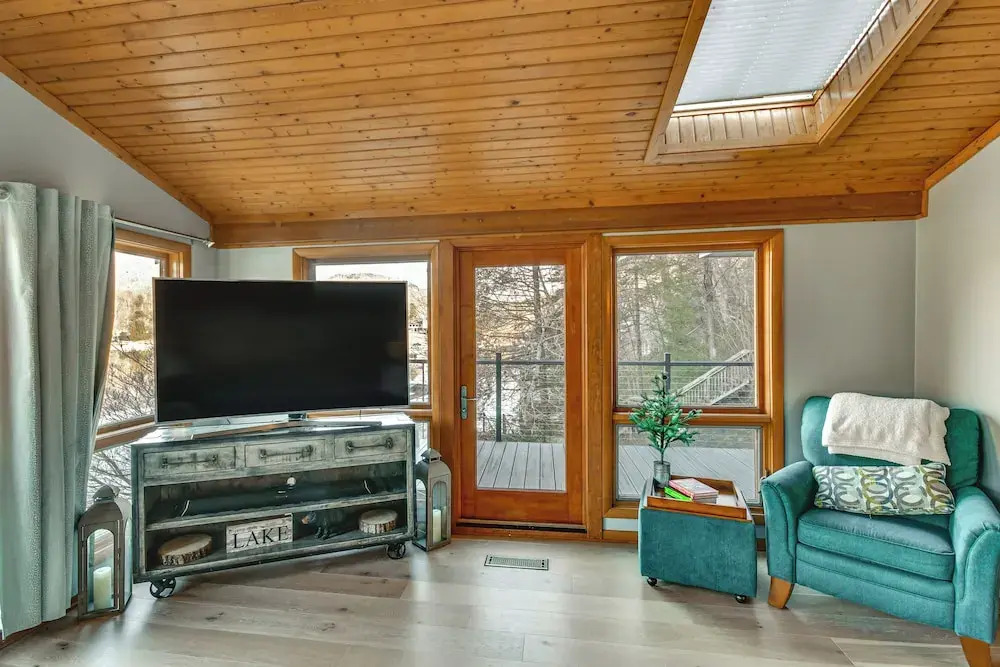 Hot Tub + Mtn Views! Rumbling Bald Resort Cabin