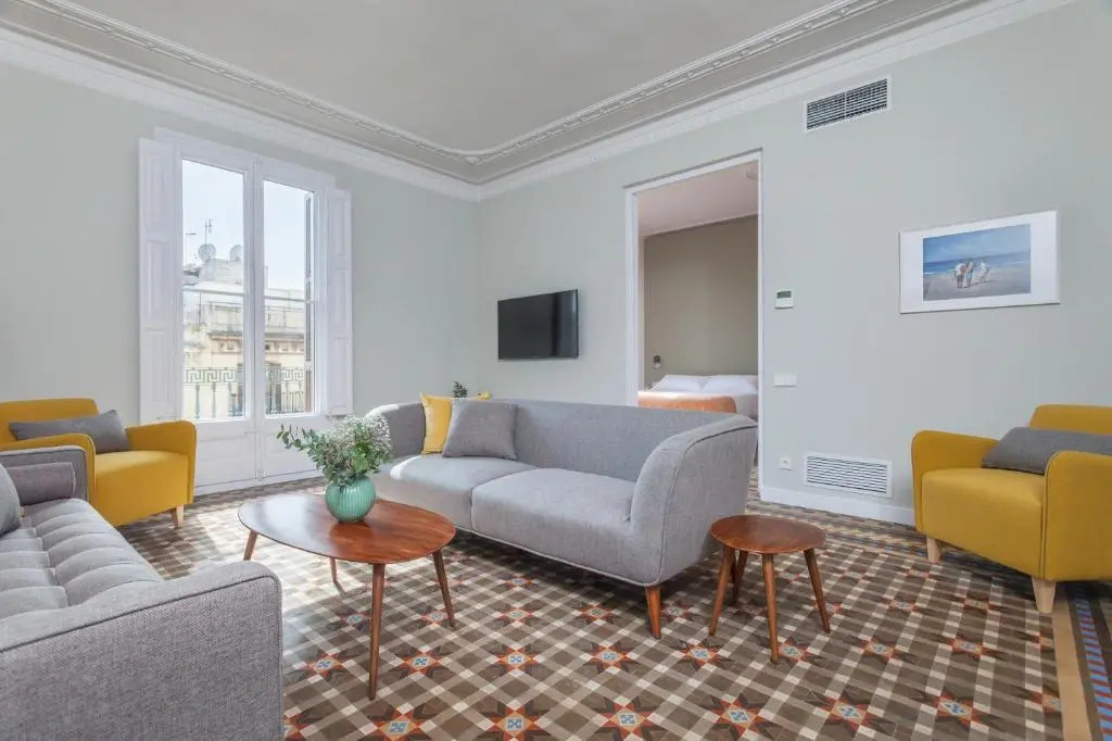 6 Dormitorios En Apartamento Modernista En El Corazon de Barcelona