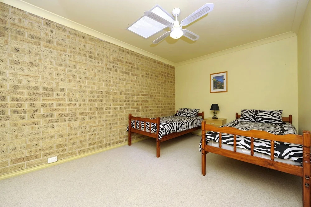 1-39 Leonard Ave - comfort, space and Wi-Fi