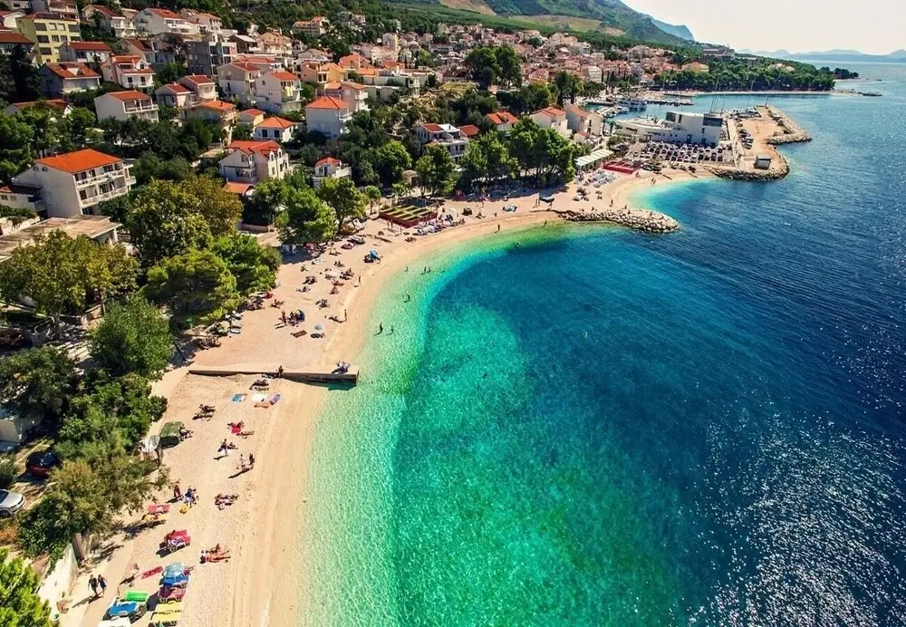 Bravo - 100 m From Beach - A1