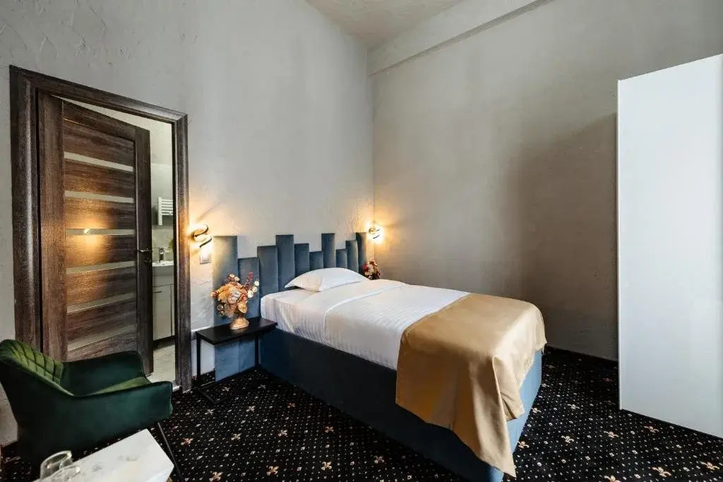 Palace Bulevard Inn