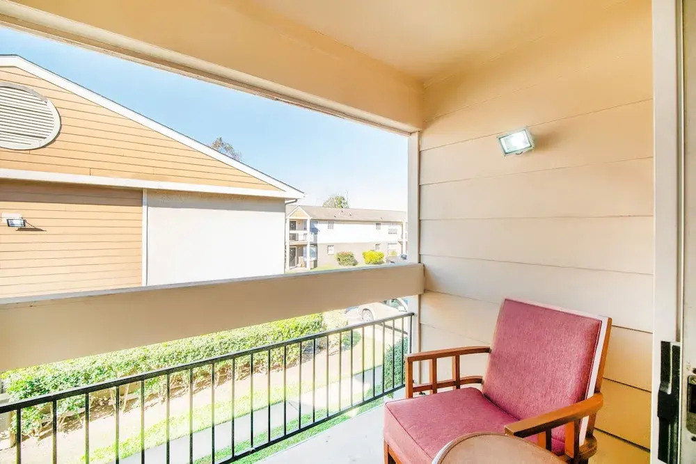 OYO Apartments at Eden Pointe