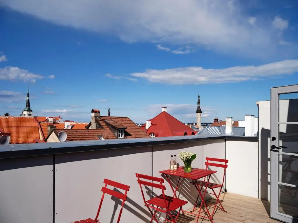 LJ5 - Old Town Rooms with Exclusive shared Roof Terrace