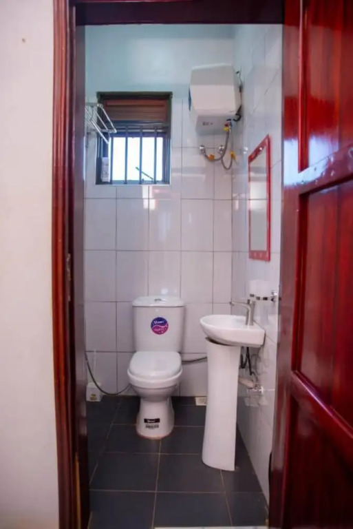 Yobo's Complex Guest House