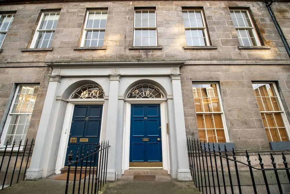 Beautiful 1 Bedroom City Centre Apartment