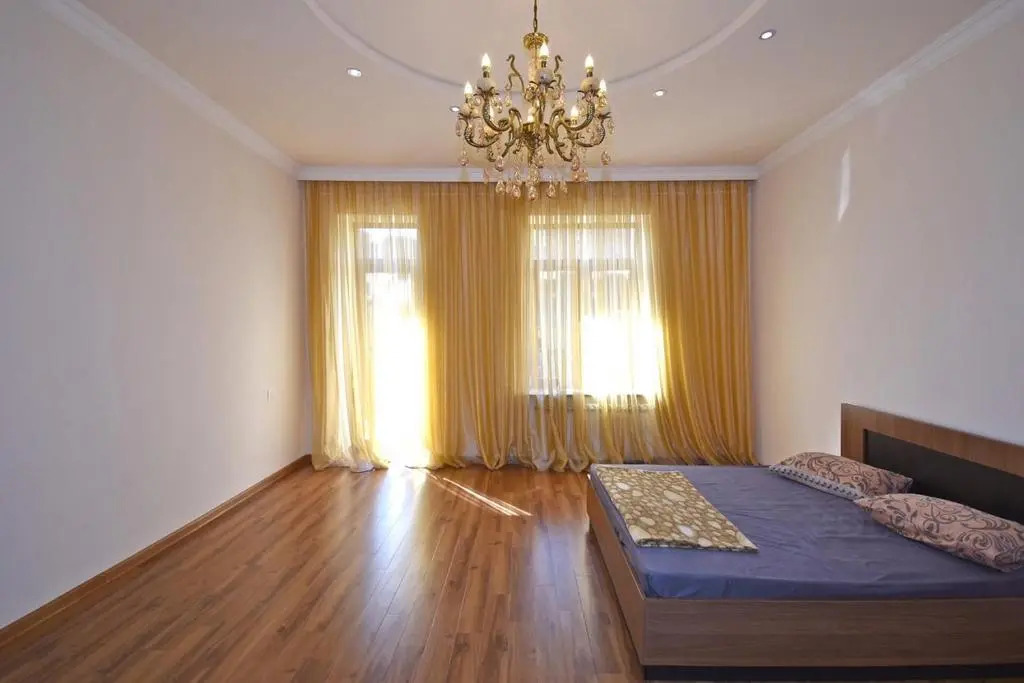Tumanyan street, 3 bedrooms New Renovated apartment TM662