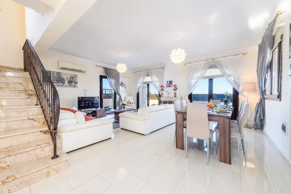 Hanns Villa in Protaras