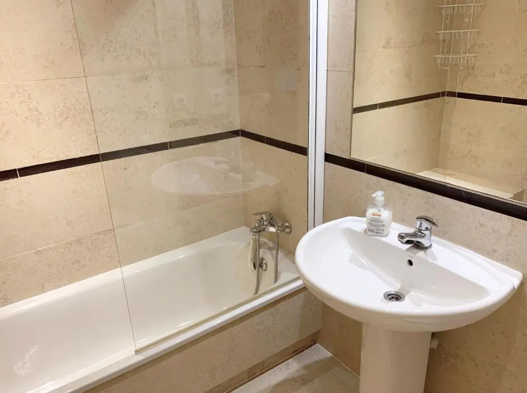 Salinas. Apartment for 4. Terrace/Parking/Pools/Gym/4mins beach