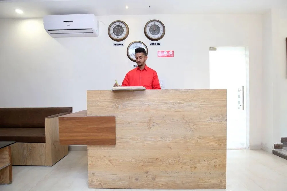 Hotel O Amaze Inn Indo Pak Bus Stand