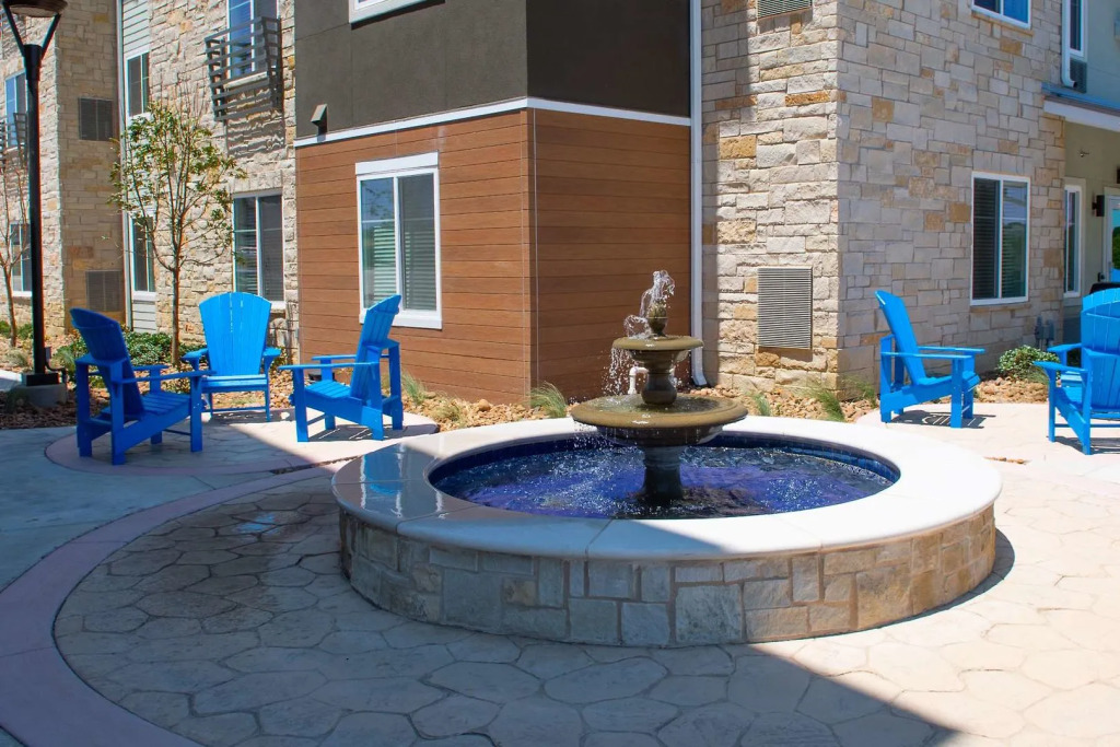 Soka Suites Dallas - Las Colinas
