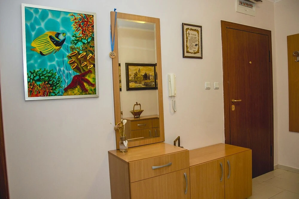 FM Deluxe 2-BDR Apartment with Parking