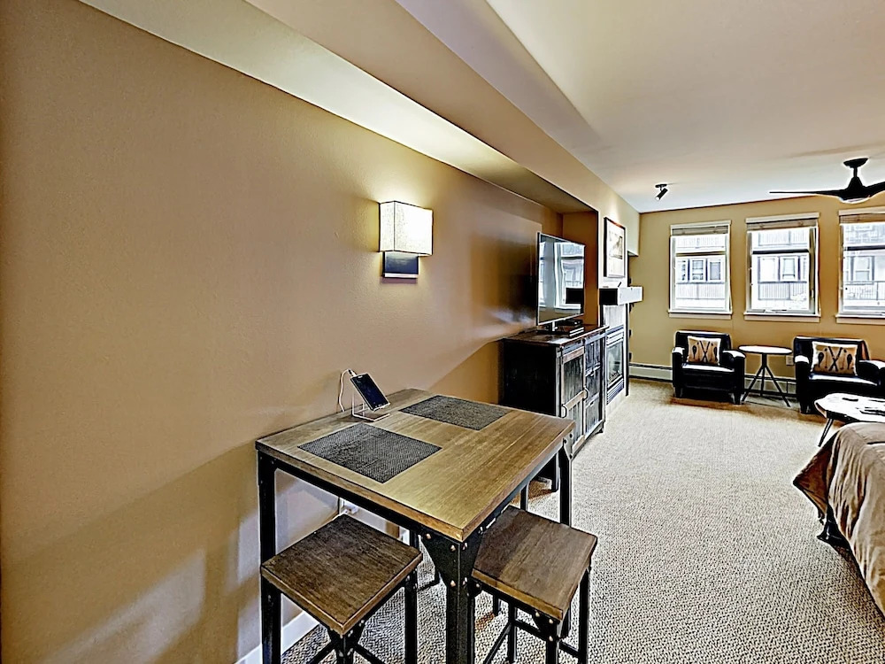 580 Winter Park - Studio Condo