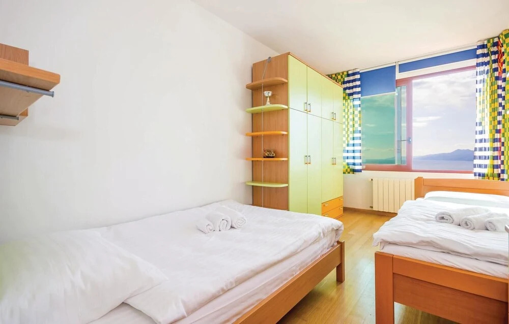 Beautiful Home in Rijeka With Wifi and 5 Bedrooms