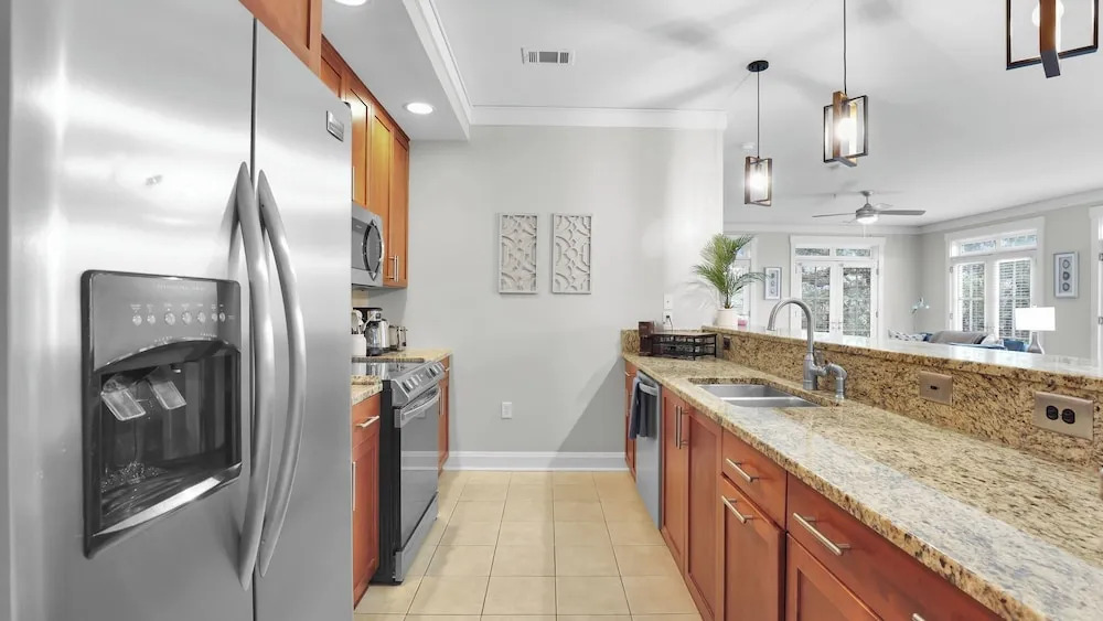 5 Units w/ Free Parking Walkable Historic District The Juliette by Avantstay