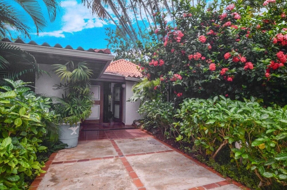 Golf Villa Close to the Beach No00