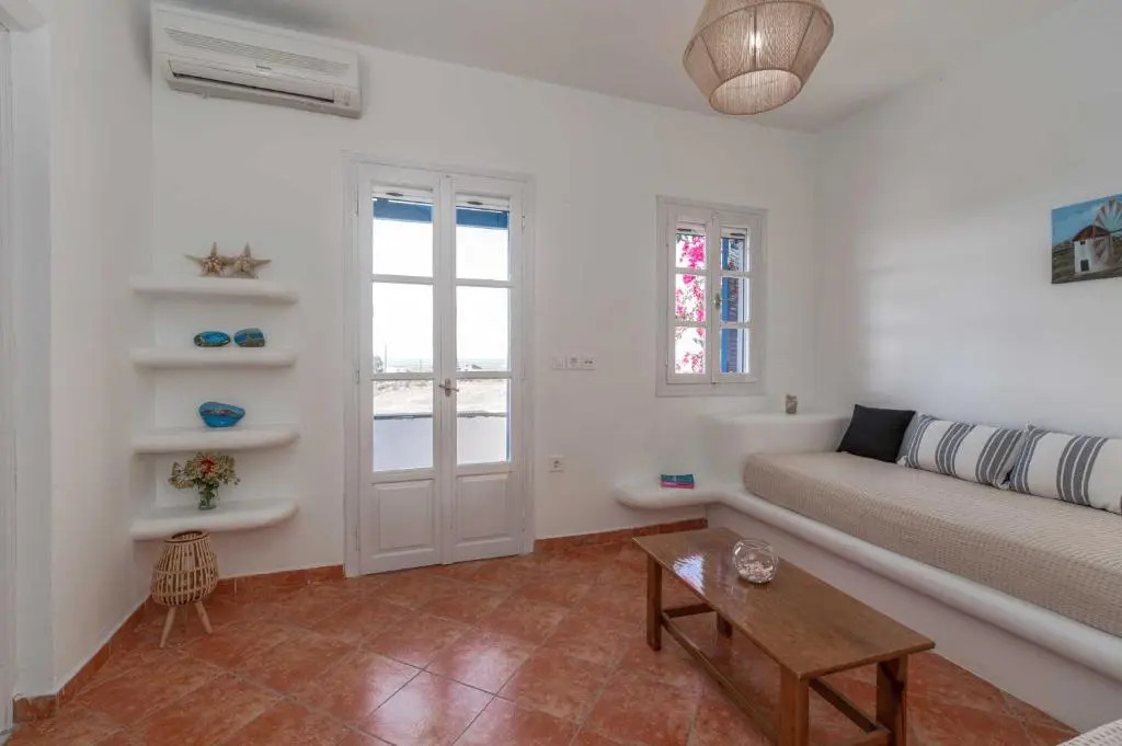 Manolis Studios