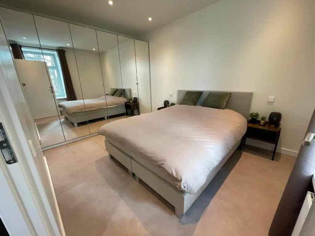 Beautiful 2-bedroom apartment 5 min from center with free parking