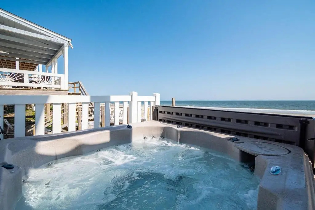 The Salty Dog by Oak Island Accommodations