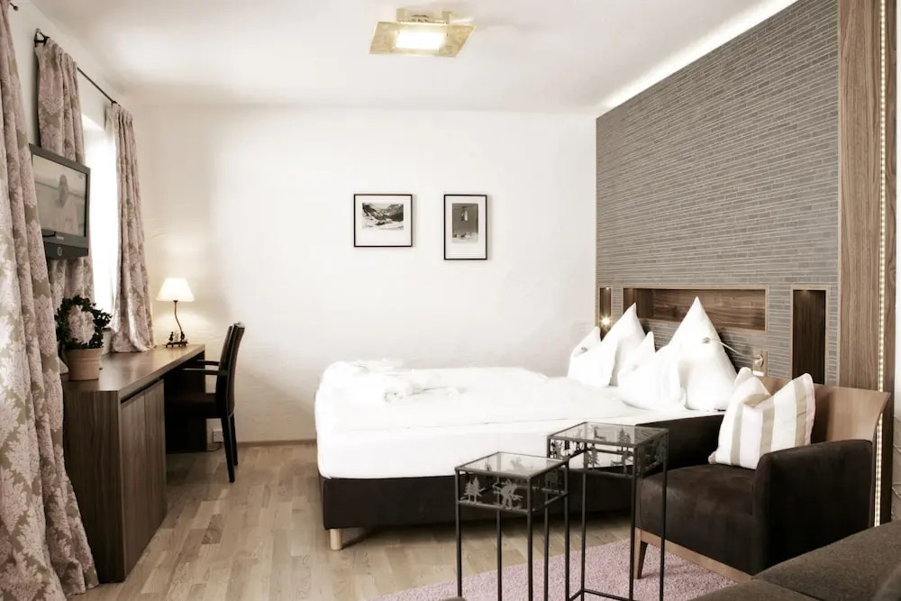 Hotel Goldener Berg