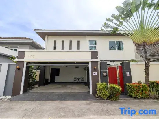 Pattaya Private 4-Bedrooms, 5-Bathrooms Pool Villa