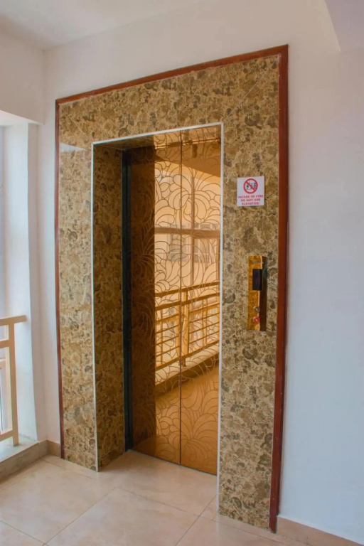 LUXE, ELEGANT 1BR IN KILIMANI STRONG WIFI With pool