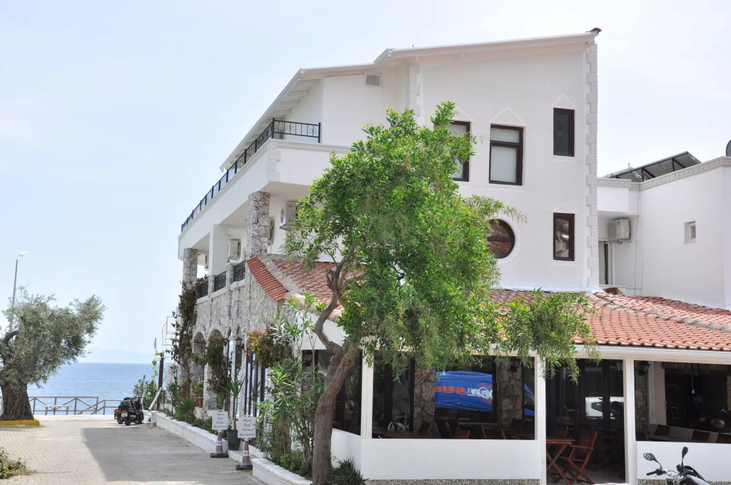 Pisces Hotel