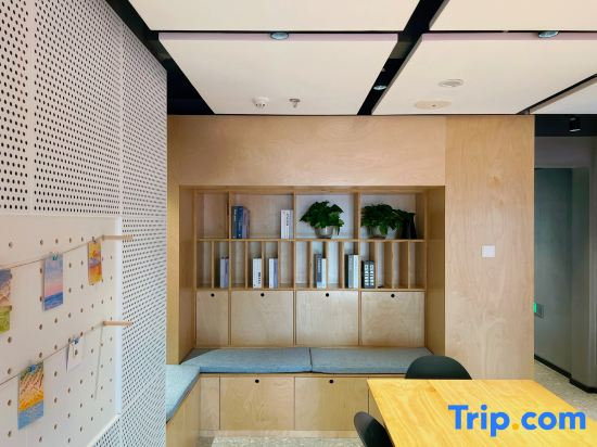 Shangshe Youth Apartment (Tianjin Binhai New Area Wuyue Plaza Store)