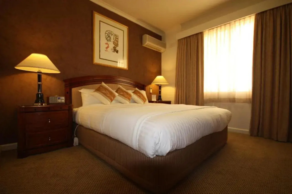 Country Plaza Motel
