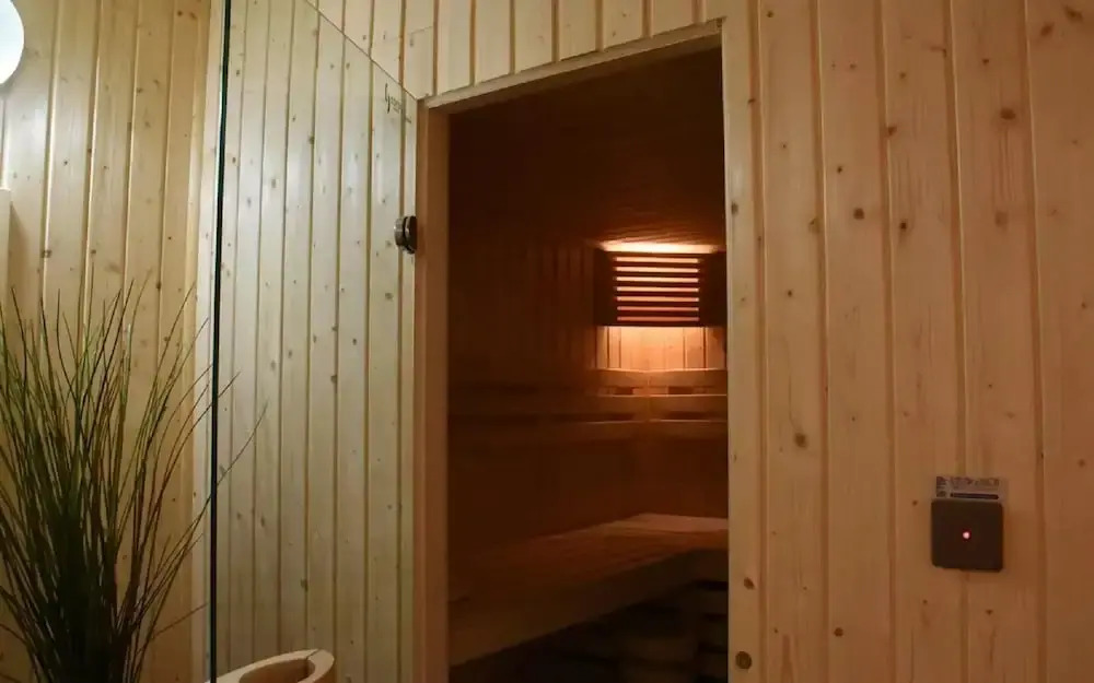 Spacious 8-bedroom Chalet