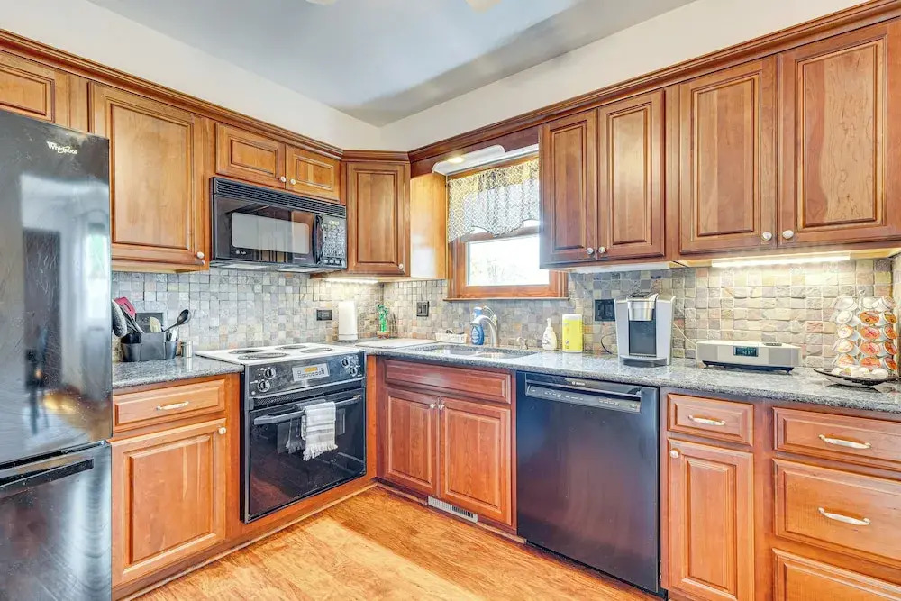 11 Mi to Dtwn Columbus: Peaceful Townhome w/ Yard!