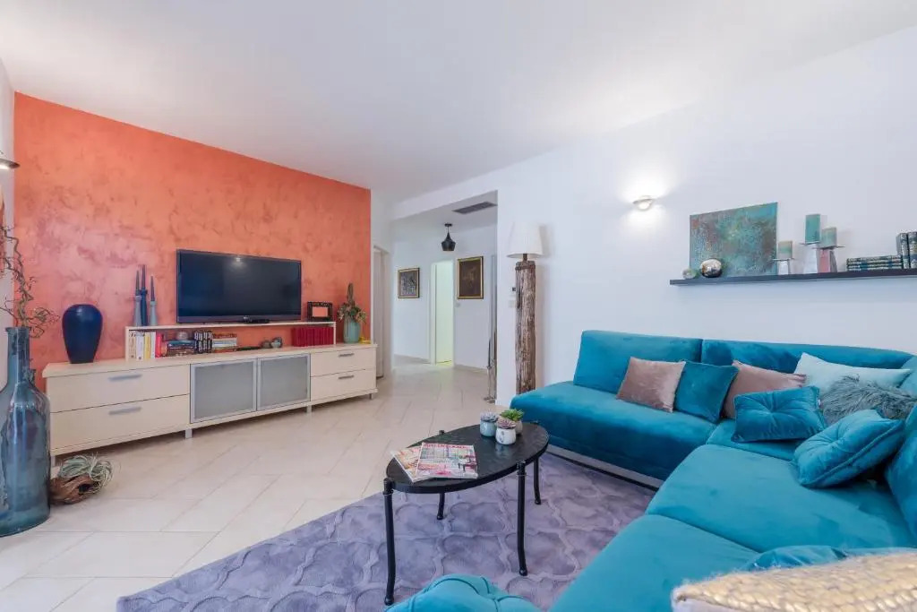 Tara Apartments