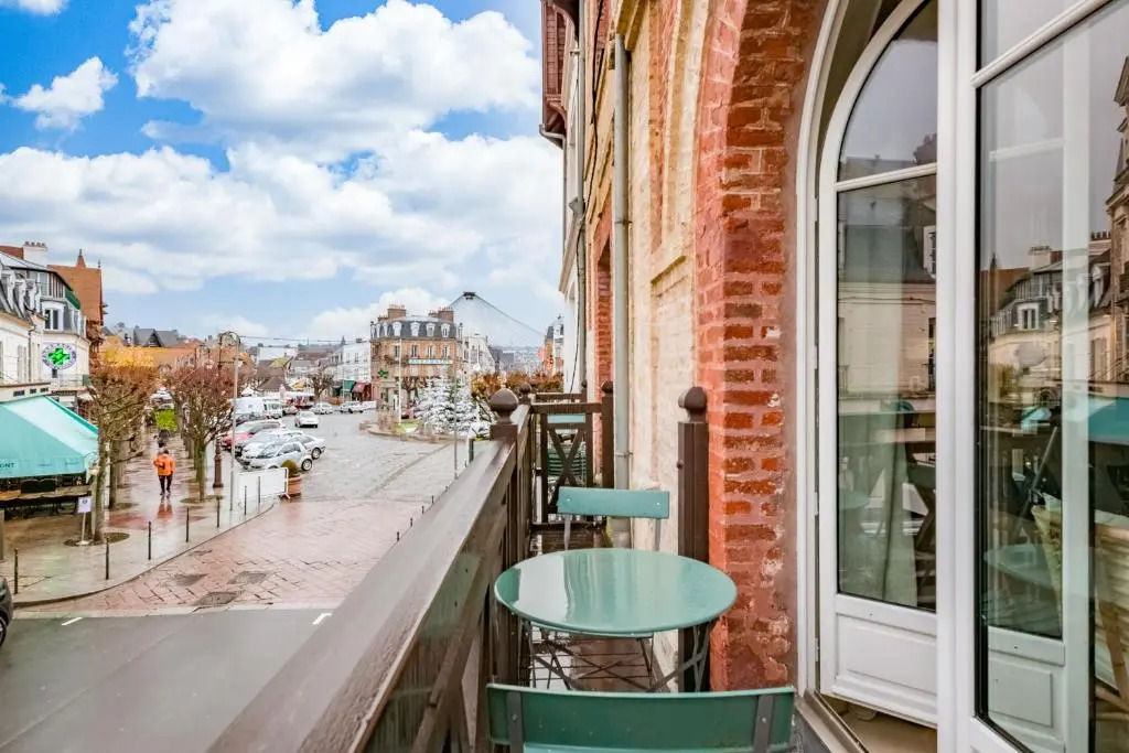 Beau duplex - Haut de gamme Place Morny - 75m2