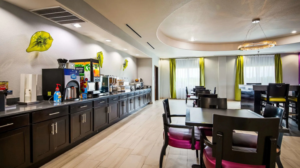 Best Western Plus Lytle Inn and Suites