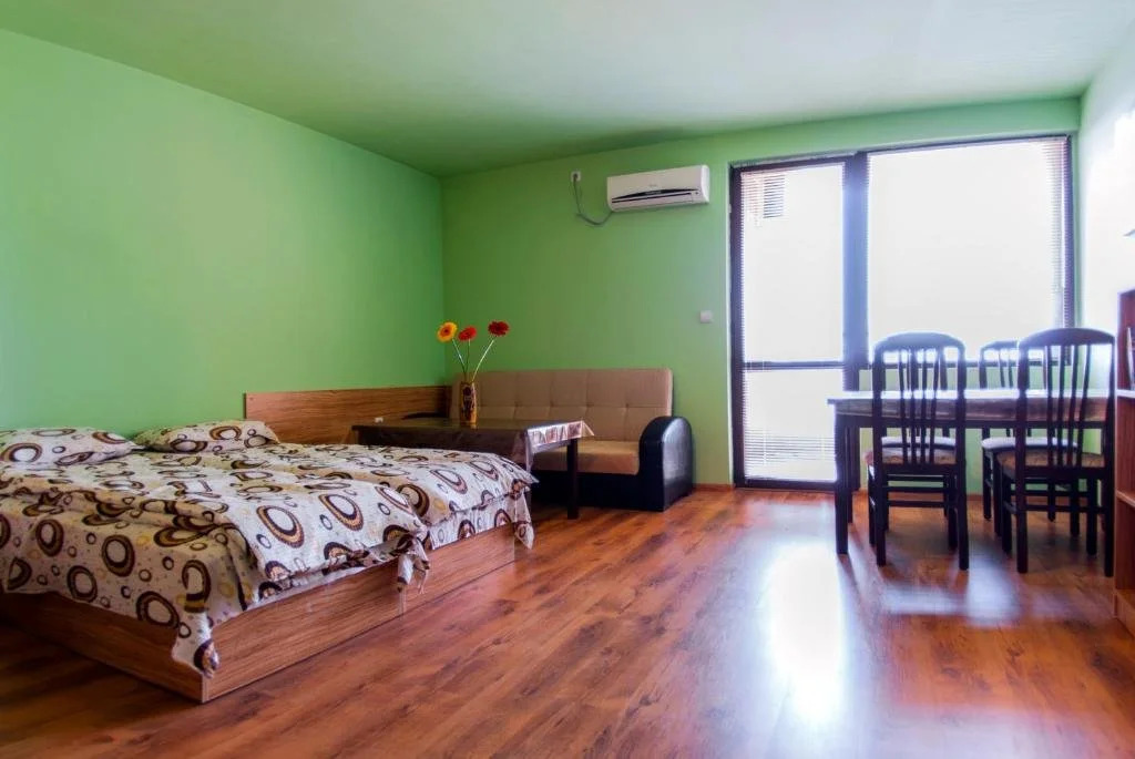 Teis Apartments
