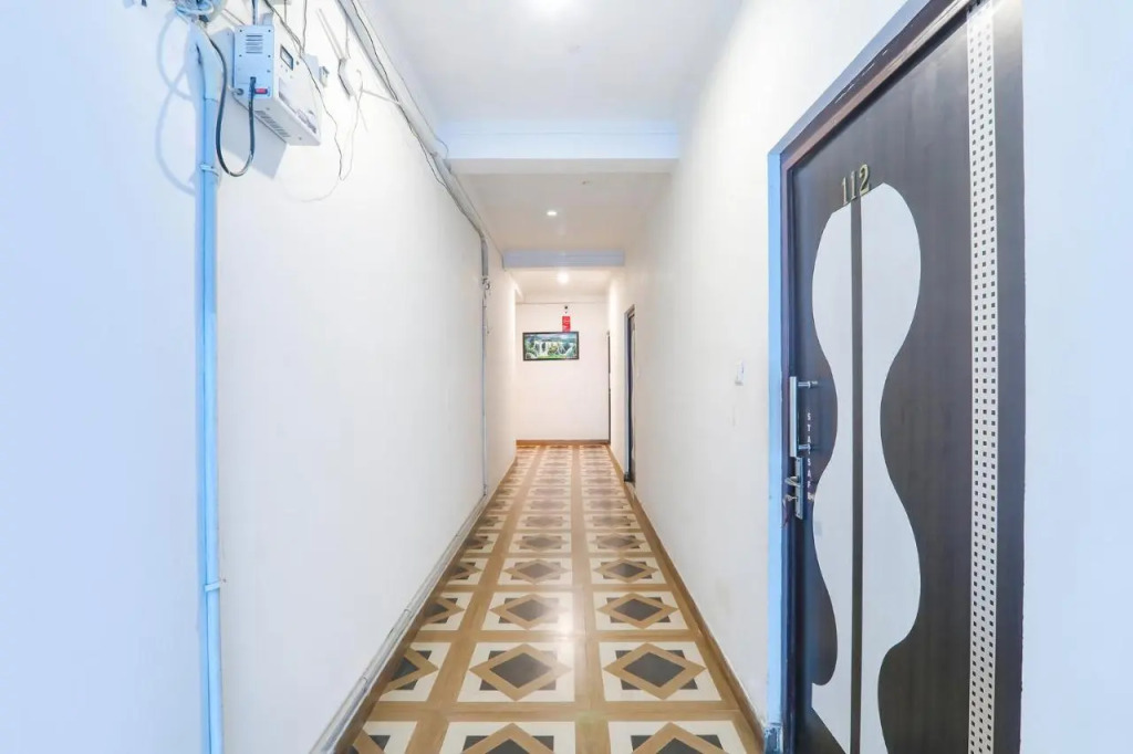 OYO 4998 Sara Residency