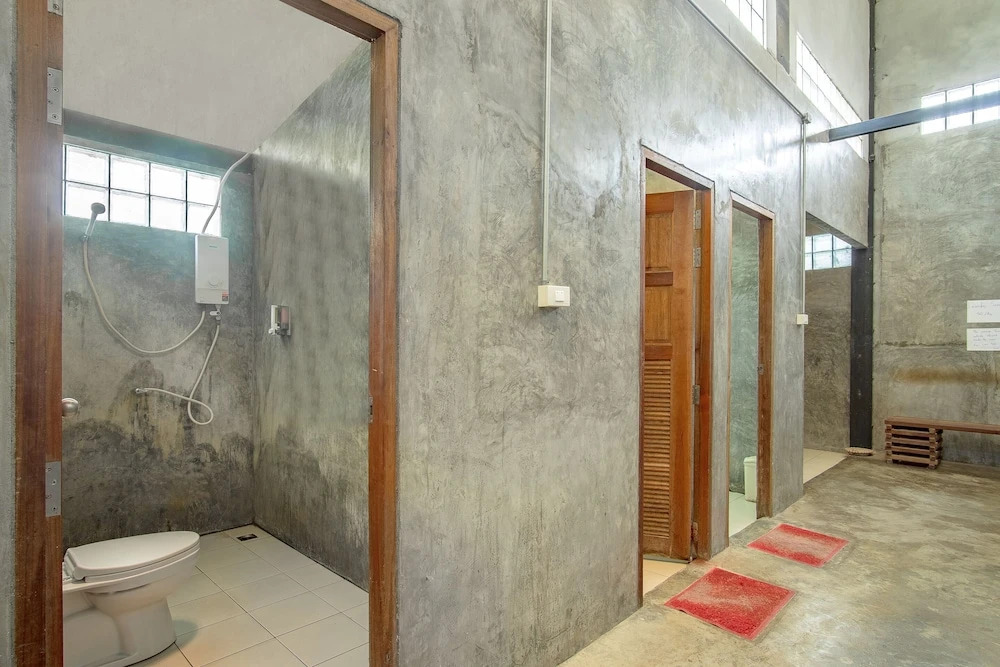 OYO 585 Freedom Hostel @ Phi Phi