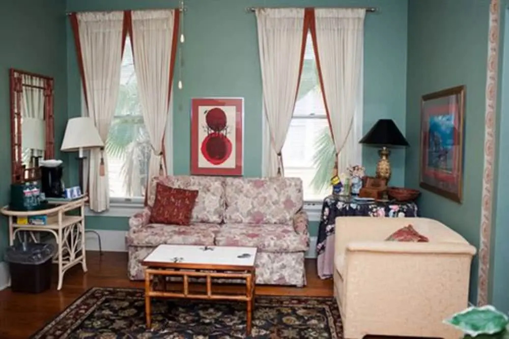 Arbor House Suites