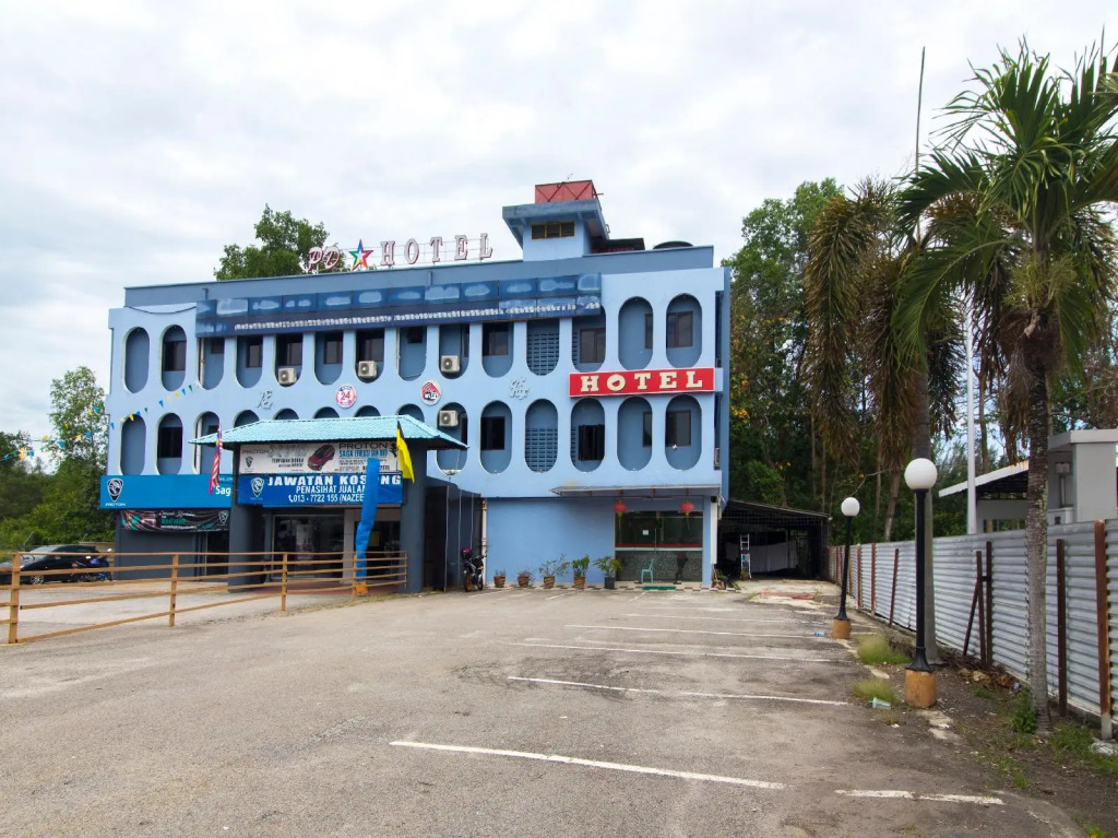 OYO 1136 PD Star Hotel